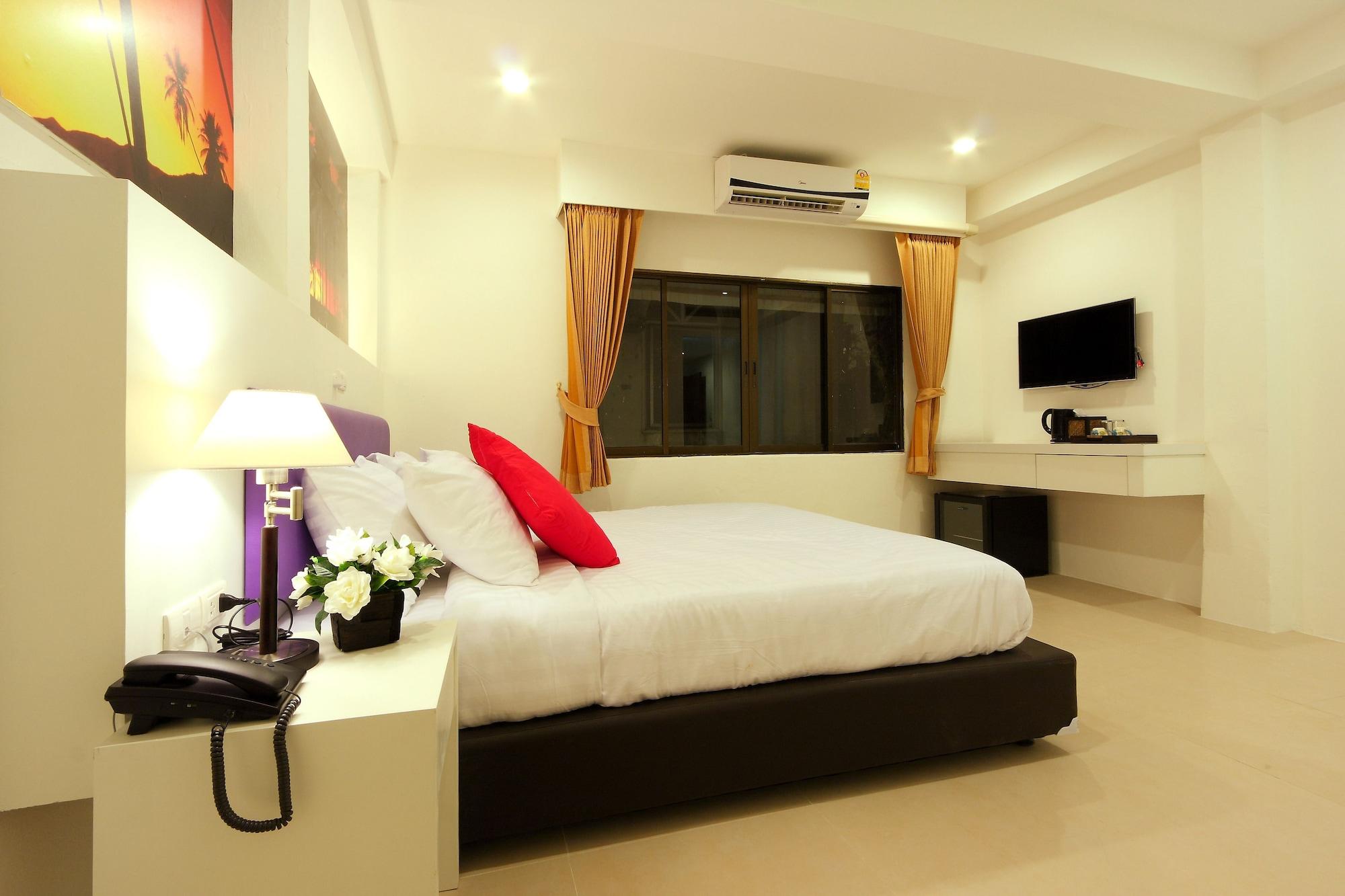 Armoni Patong Beach Hotel Ngoại thất bức ảnh