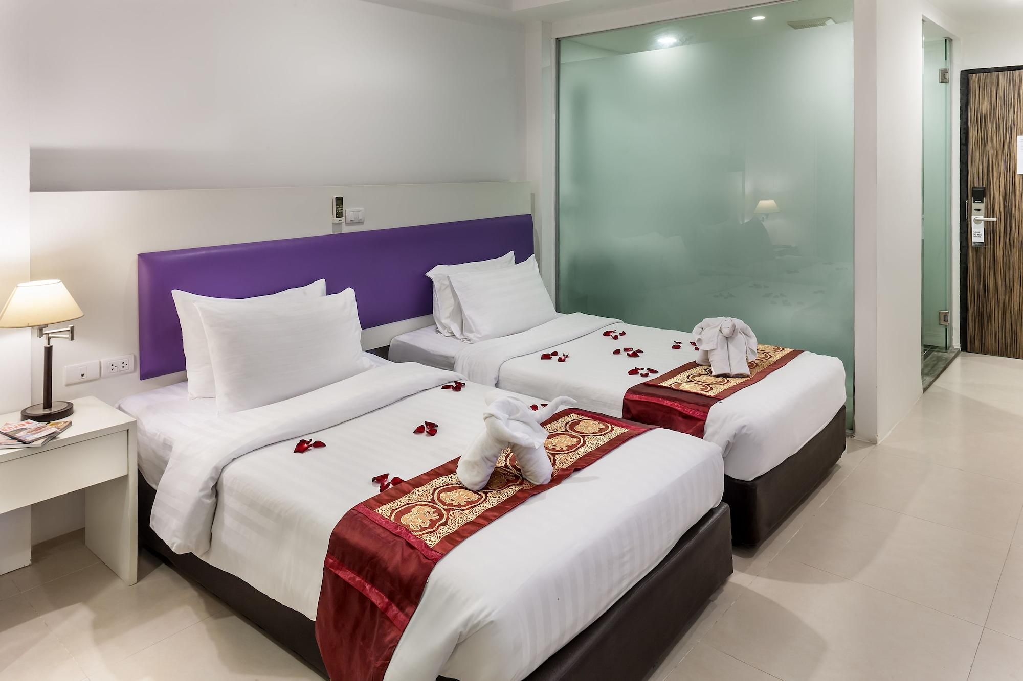 Armoni Patong Beach Hotel Ngoại thất bức ảnh