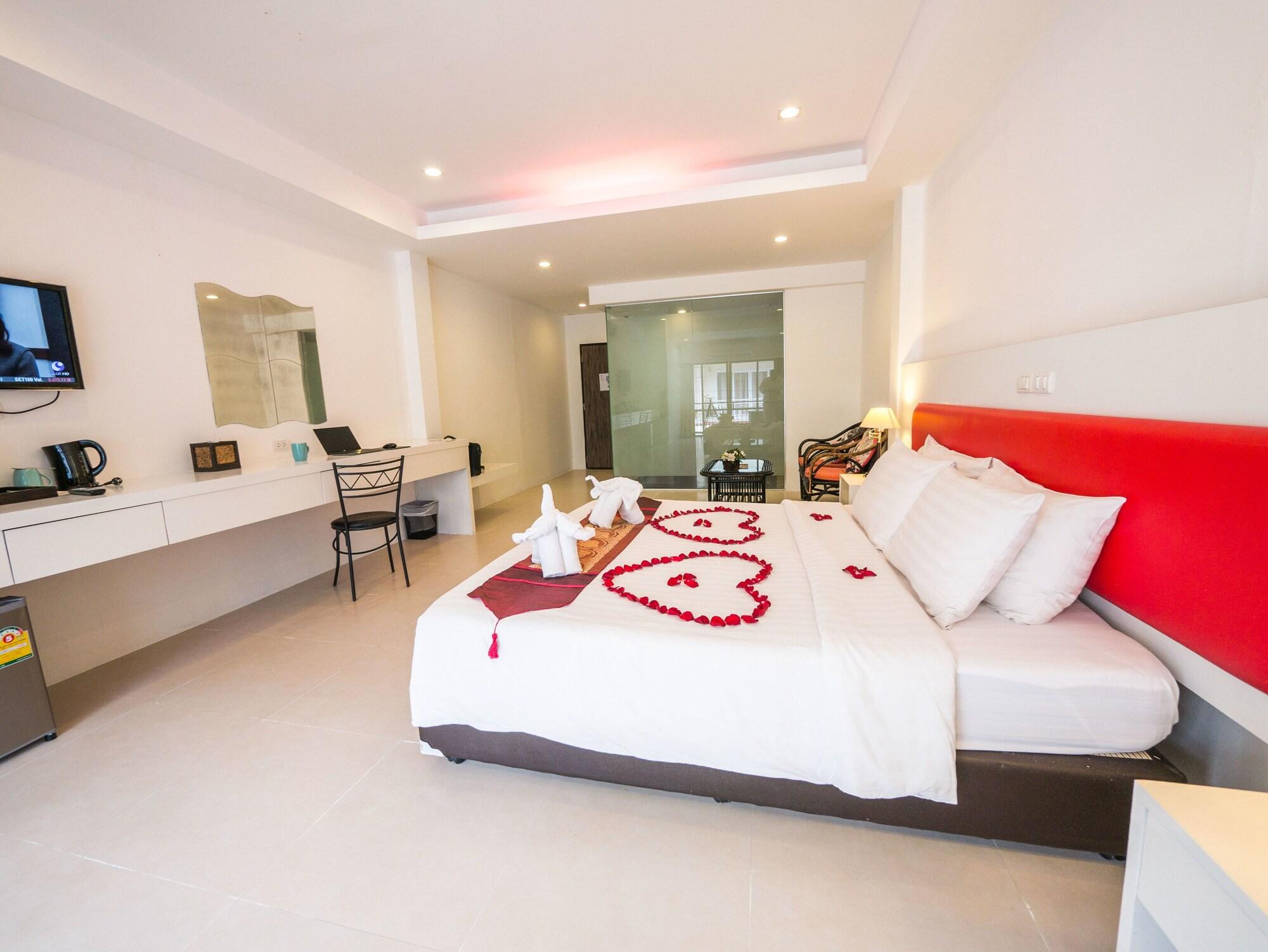 Armoni Patong Beach Hotel Ngoại thất bức ảnh