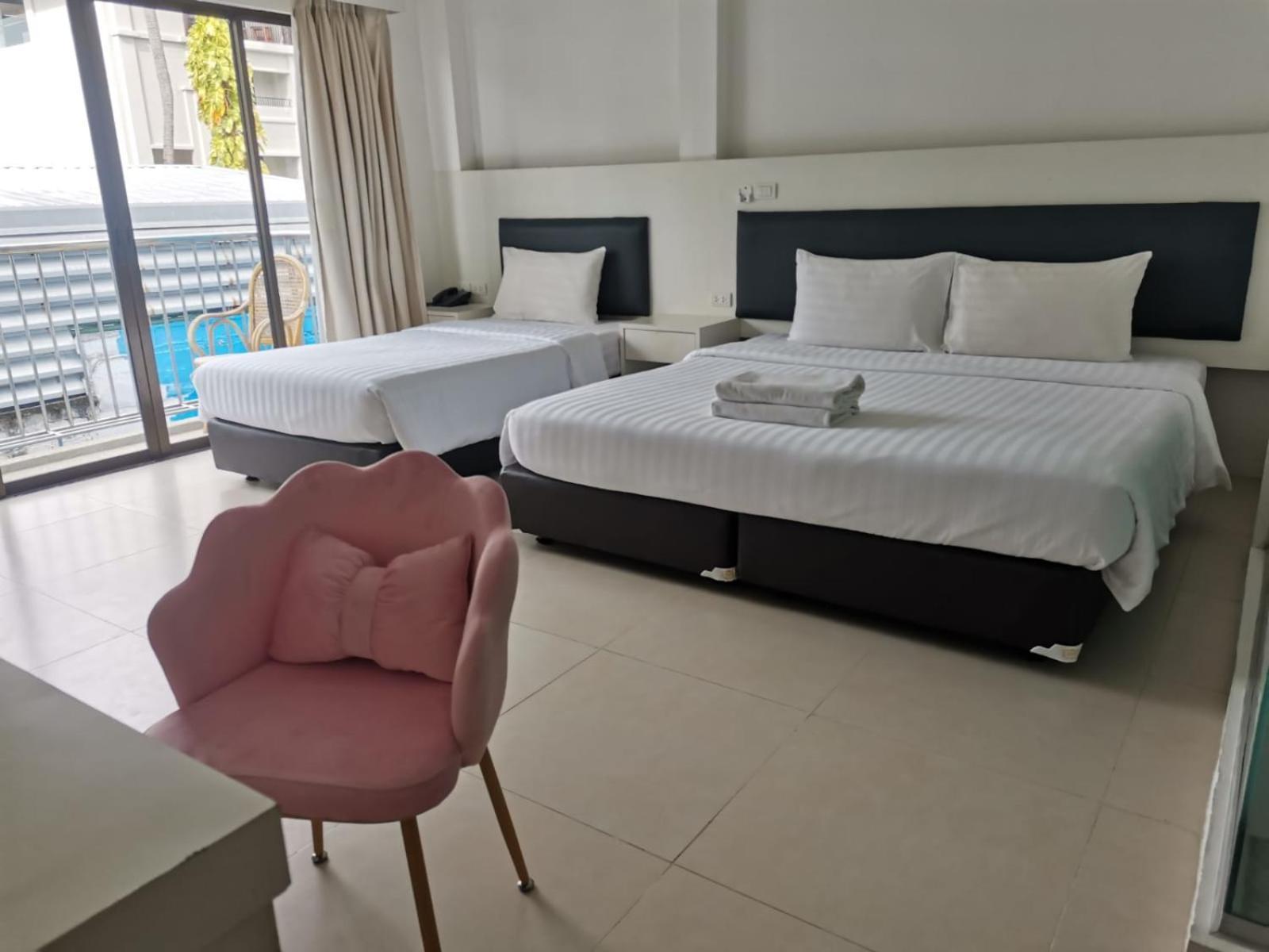Armoni Patong Beach Hotel Ngoại thất bức ảnh