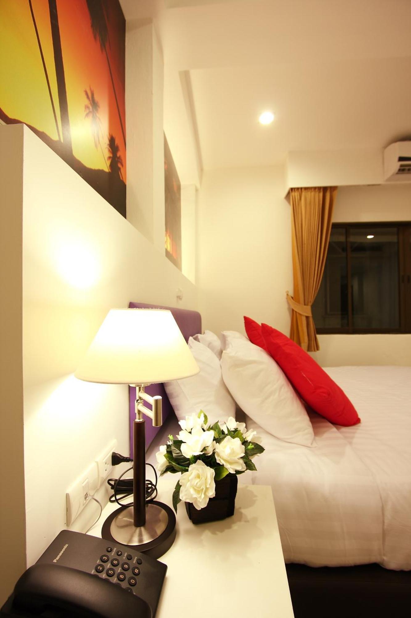 Armoni Patong Beach Hotel Ngoại thất bức ảnh