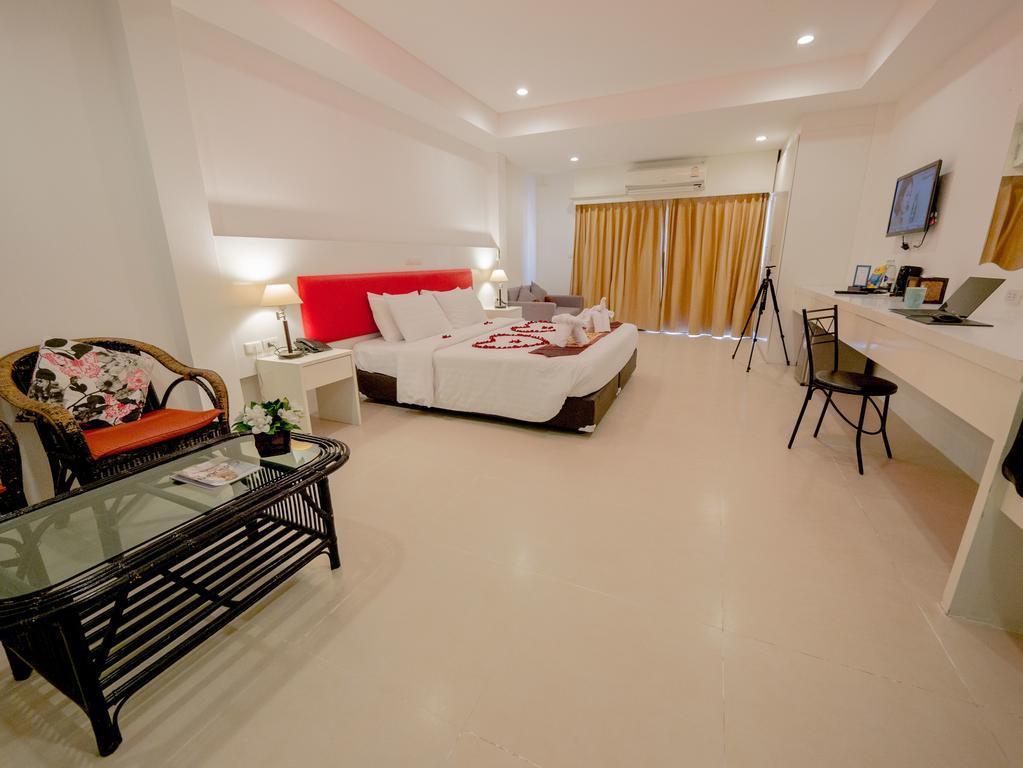 Armoni Patong Beach Hotel Ngoại thất bức ảnh
