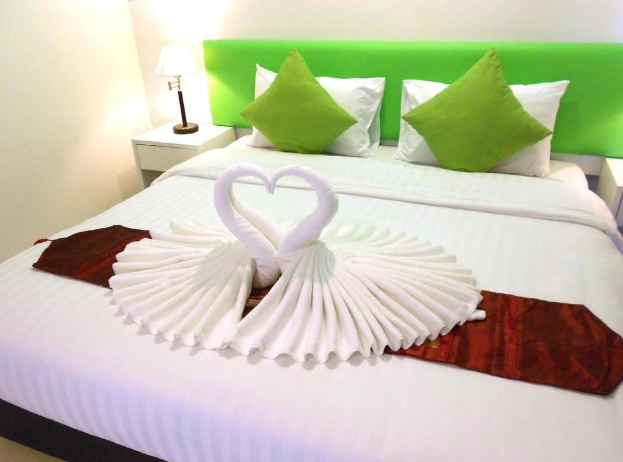 Armoni Patong Beach Hotel Ngoại thất bức ảnh